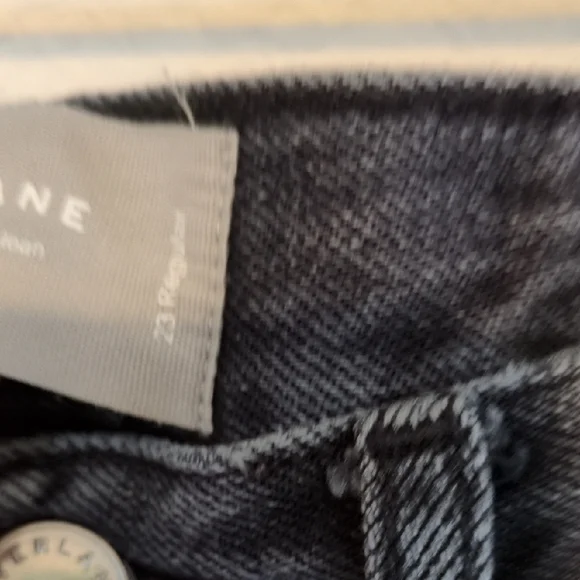 Everlane The 90s Way High Jean High Rise Faded Black 🖤 sz 23 -measures to sz 26 - Picture 5 of 16